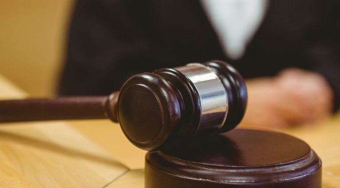 STJ: Redirecionamento de execução fiscal contra pessoa jurídica não exige incidente de desconsideração