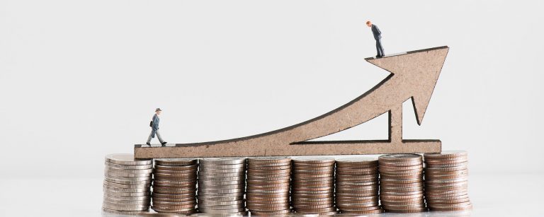 TRF4: Tribunal mantém condenação de advogada que falsificou carteira de trabalho de cliente (07/06/2018)