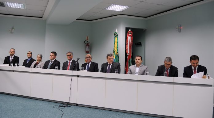 TRF4: Vara da Fazenda de Palhoça começa a usar o processo eletrônico da Justiça Federal da 4ª Região (30/07/2018)