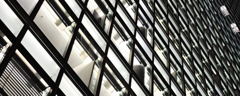 TST: Marca de calçados afasta responsabilidade por dívida de microempresa de facção