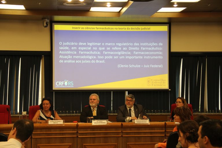 TRF4: Fornecimentos de materiais e de medicamentos via ações judiciais são tema de seminário no Tribunal (16/10/2018)