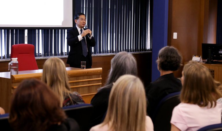 TRF4: Médico especialista em geriatria fala no Tribunal sobre longevidade com qualidade de vida (30/11/2018)