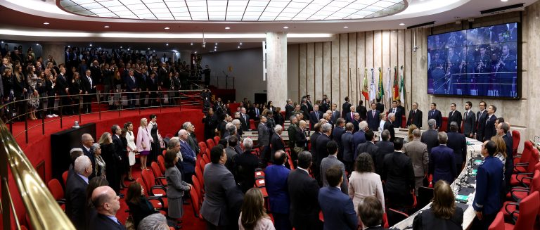 TRF4: Centenas de pessoas prestigiaram a posse da nova gestão do Tribunal (28/06/2019)