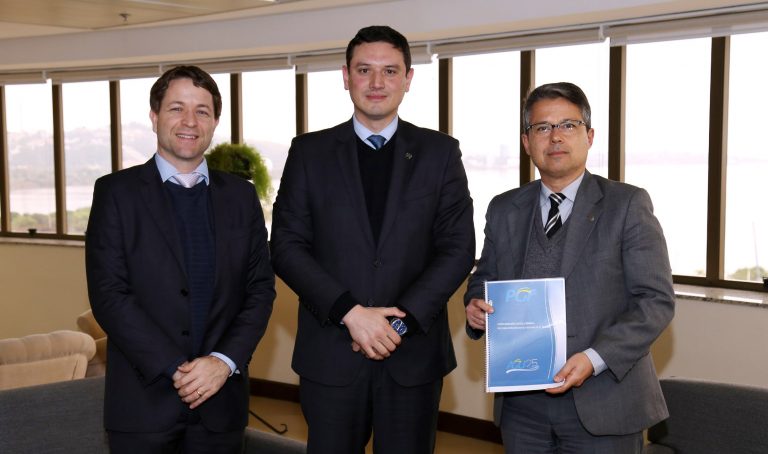 TRF4: Presidente do Tribunal recebe chefe da PRF4 (15/07/2019)