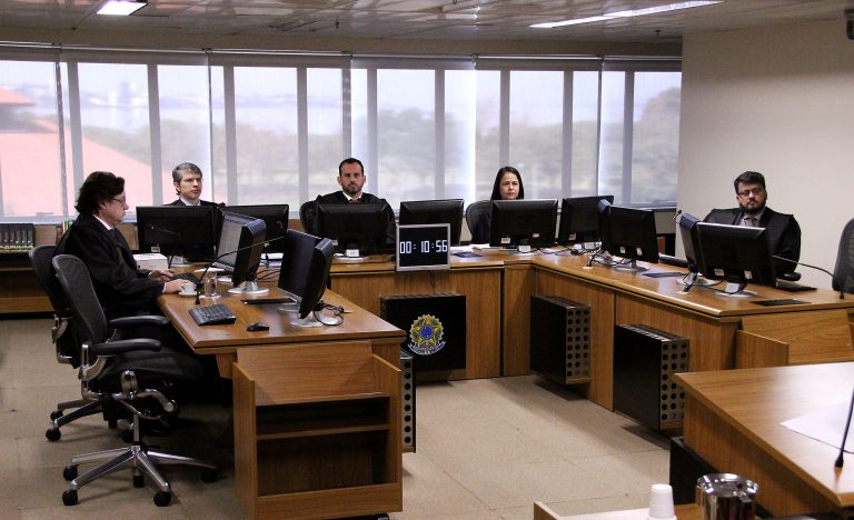 TRF4: Tribunal uniformizará jurisprudência sobre execução de dívidas por conselhos profissionais (13/09/2019)