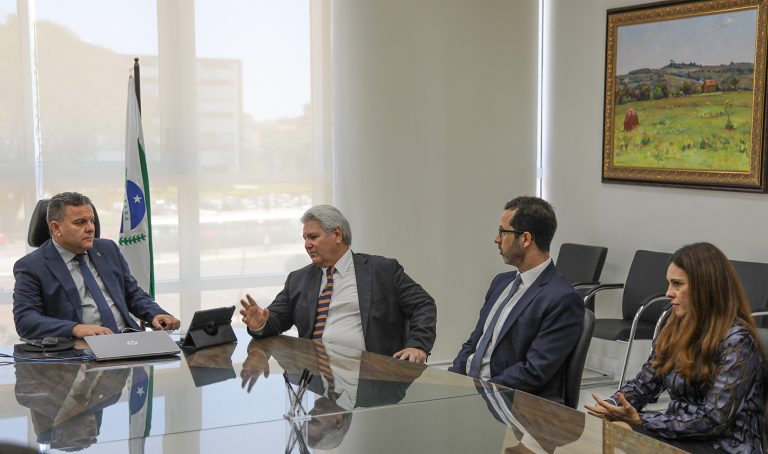 TRF4: JFPR, TJPR e INSS firmam convênio para a realização de perícias em processos de competência delegada (01/10/2019)