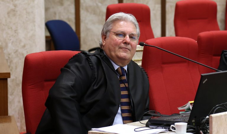 TRF4: Desembargador Jorge Antônio Maurique anuncia aposentadoria (24/10/2019)