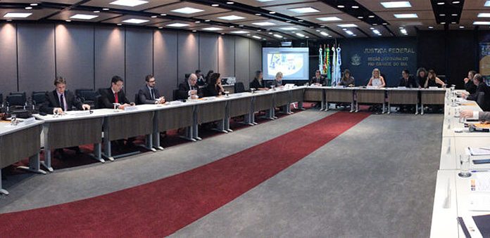 TRF4: Centro de Inteligência da JF atuará na prevenção e solução de conflitos judiciais (14/10/2019)