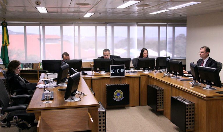 TRF4: Tribunal concede imunidade de contribuição ao PIS sobre a folha de pagamento para Fundação Pró-Renal (17/12/2019)