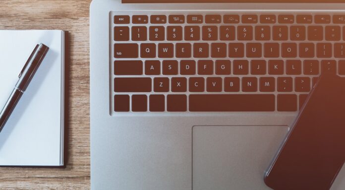 TST: Empresa pública deve reduzir jornada e manter salário de técnica com filha autista dependente