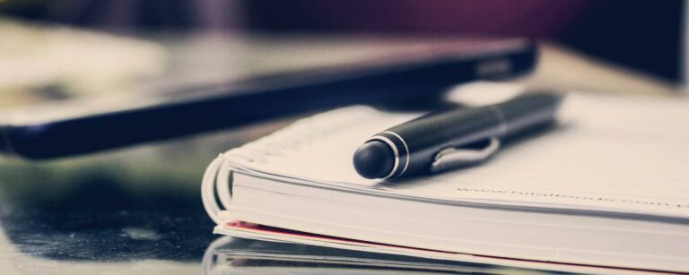 TST: Fachada do Tribunal está iluminada pela cor lilás em razão da 6ª Semana Nacional da Conciliação Trabalhista