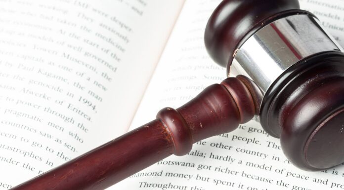 TST: Tribunal reduz bloqueio de créditos de empresa de comunicação | Tribunal na Voz do Brasil