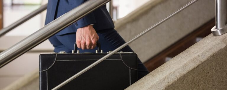 TST: Integração de horas extras habituais no repouso semanal repercute nas demais parcelas salariais | Tribunal&nbsp;na Voz do Brasil