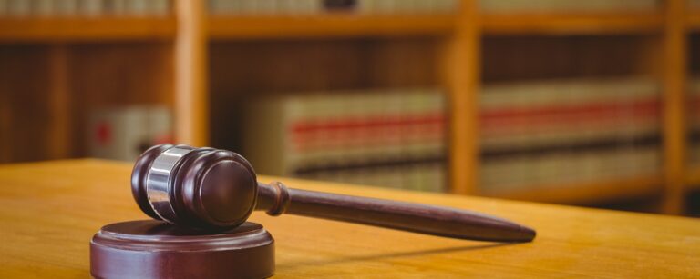 TST: Comissária de voo receberá reembolso de despesas com maquiagem