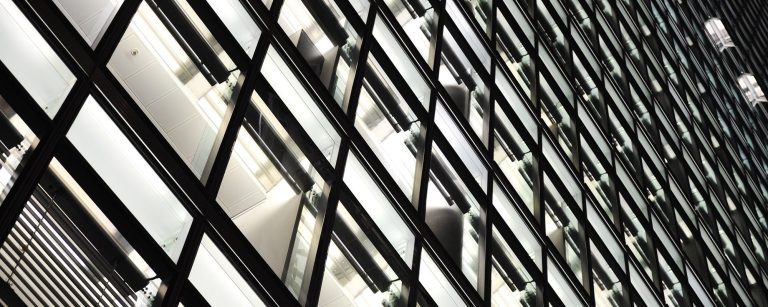 TST: Decisão baseada em dados extraídos da internet garante contratação de advogado pela Caixa