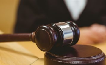 TST: Vendedora de celular vítima de assaltos com arma de fogo no RJ receberá indenização por danos morais