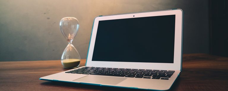 TST: Vigilante de carro forte não consegue indenização por restrição ao uso de banheiro | Boletim ao Vivo