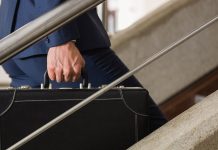 TST: Mineradora é condenada por demitir técnico que não quis negociar terreno para ampliação de ferrovia | Tribunal na Voz do Brasil